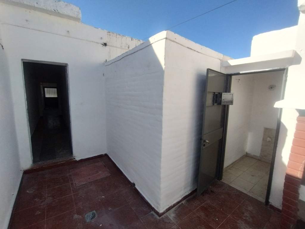 Casa interna en barrio Yapeyú - Cochera propia
