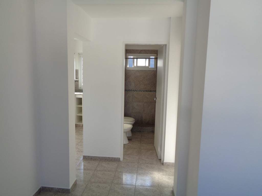 Barrio Villa Cabrera - Departamento de 1 Dormitorio, Amplio y Luminoso con Cocina Separada, Calefactor y Terraza Amplia con Excelente Vista
