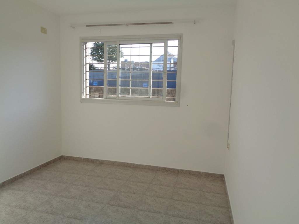 Barrio Villa Cabrera - Departamento de 1 Dormitorio, Amplio y Luminoso con Cocina Separada, Calefactor y Terraza Amplia con Excelente Vista