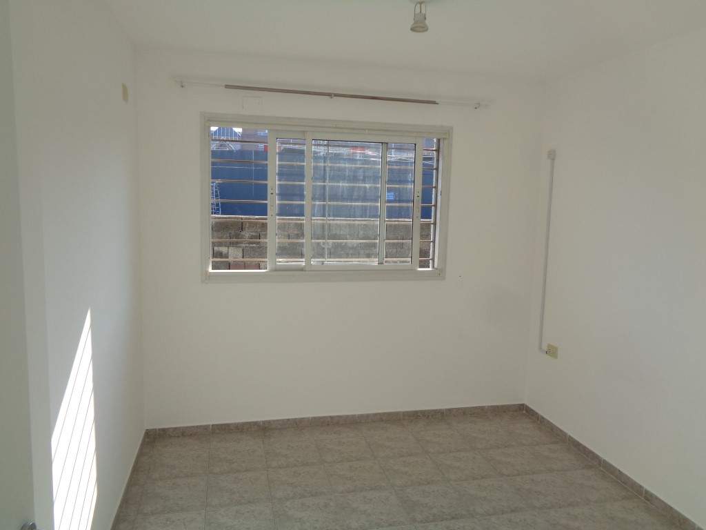Barrio Villa Cabrera - Departamento de 1 Dormitorio, Amplio y Luminoso con Cocina Separada, Calefactor y Terraza Amplia con Excelente Vista