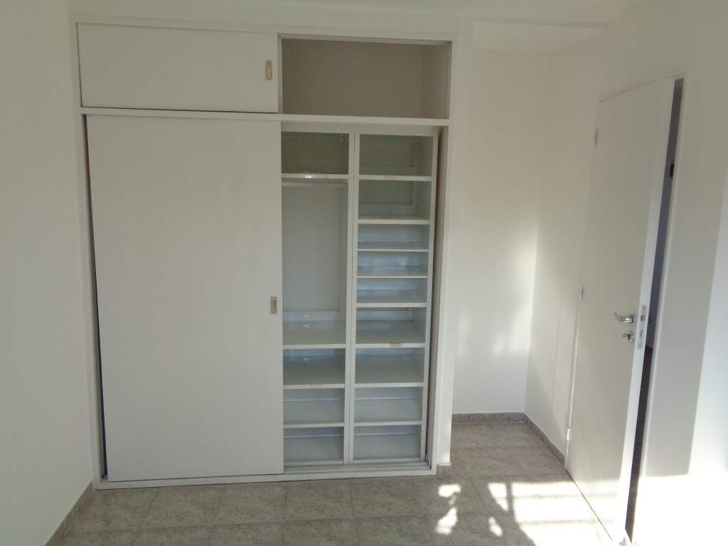 Barrio Villa Cabrera - Departamento de 1 Dormitorio, Amplio y Luminoso con Cocina Separada, Calefactor y Terraza Amplia con Excelente Vista