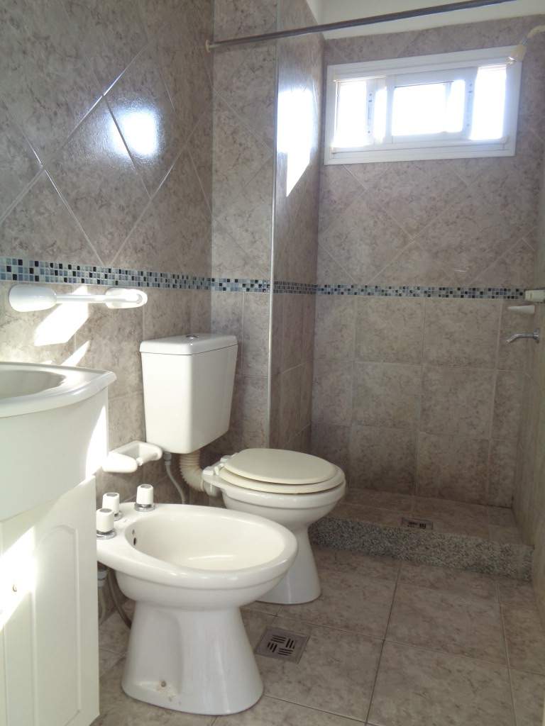 Barrio Villa Cabrera - Departamento de 1 Dormitorio, Amplio y Luminoso con Cocina Separada, Calefactor y Terraza Amplia con Excelente Vista