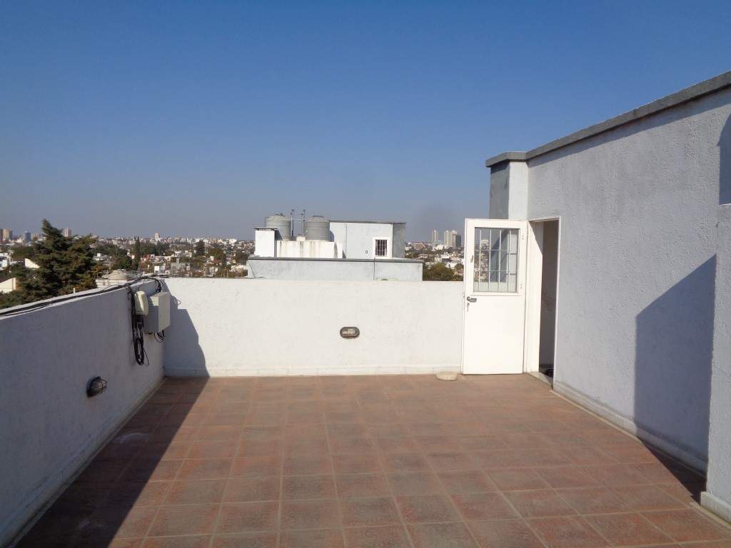 Barrio Villa Cabrera - Departamento de 1 Dormitorio, Amplio y Luminoso con Cocina Separada, Calefactor y Terraza Amplia con Excelente Vista