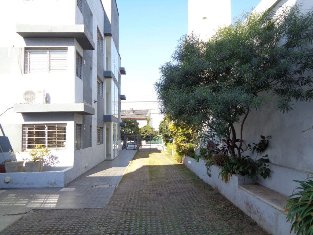 Barrio Villa Cabrera - Departamento de 1 Dormitorio, Amplio y Luminoso con Cocina Separada, Calefactor y Terraza Amplia con Excelente Vista