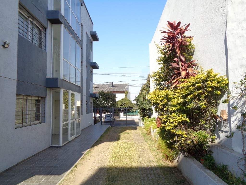 Barrio Villa Cabrera - Departamento de 1 Dormitorio, Amplio y Luminoso con Cocina Separada, Calefactor y Terraza Amplia con Excelente Vista