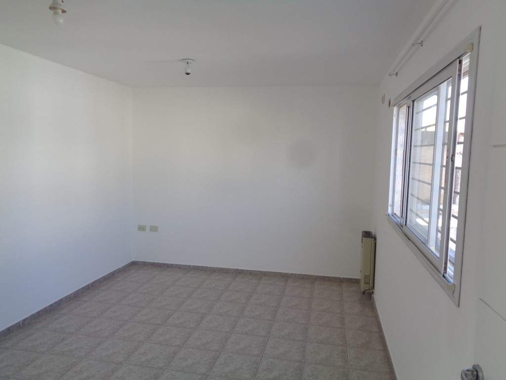 Barrio Villa Cabrera - Departamento de 1 Dormitorio, Amplio y Luminoso con Cocina Separada, Calefactor y Terraza Amplia con Excelente Vista
