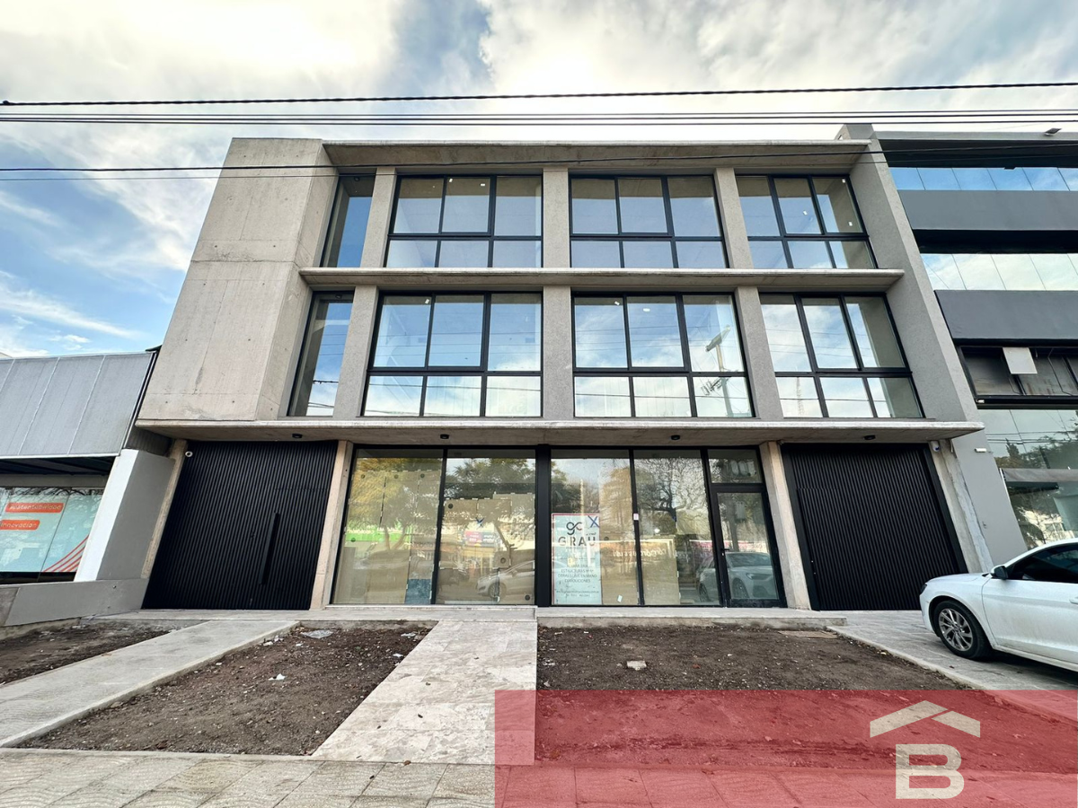 Oficina Premium en Alquiler  Zona Norte  Av. Rafael Núñez 3586