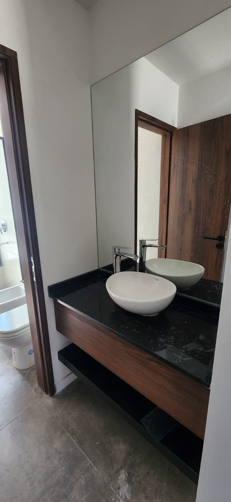 Casa de diseño en barrio La Carolina -  Vista  Seguridad  Diseño Pileta