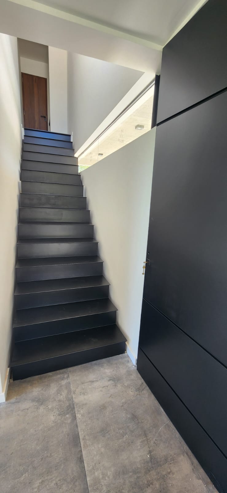 Casa de diseño en barrio La Carolina -  Vista  Seguridad  Diseño Pileta