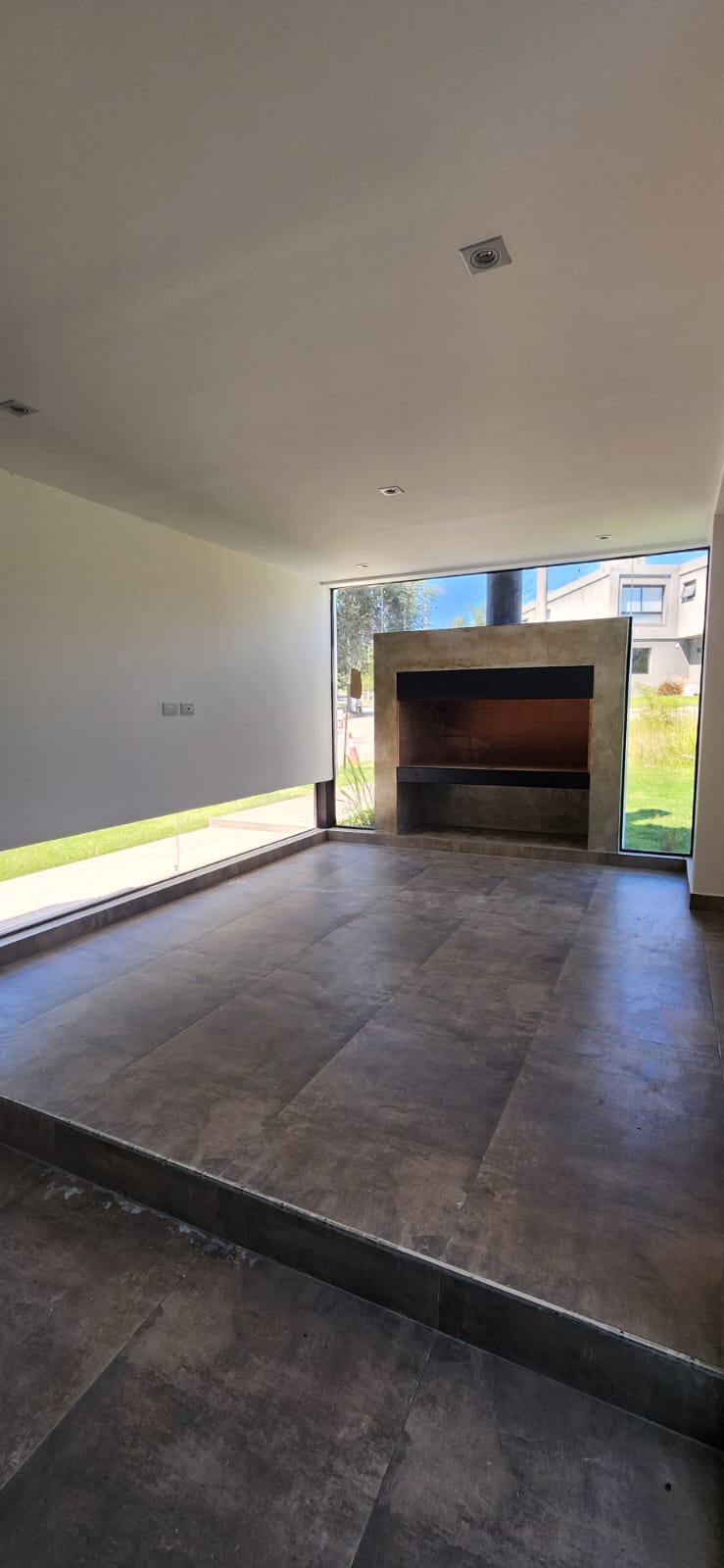 Casa de diseño en barrio La Carolina -  Vista  Seguridad  Diseño Pileta