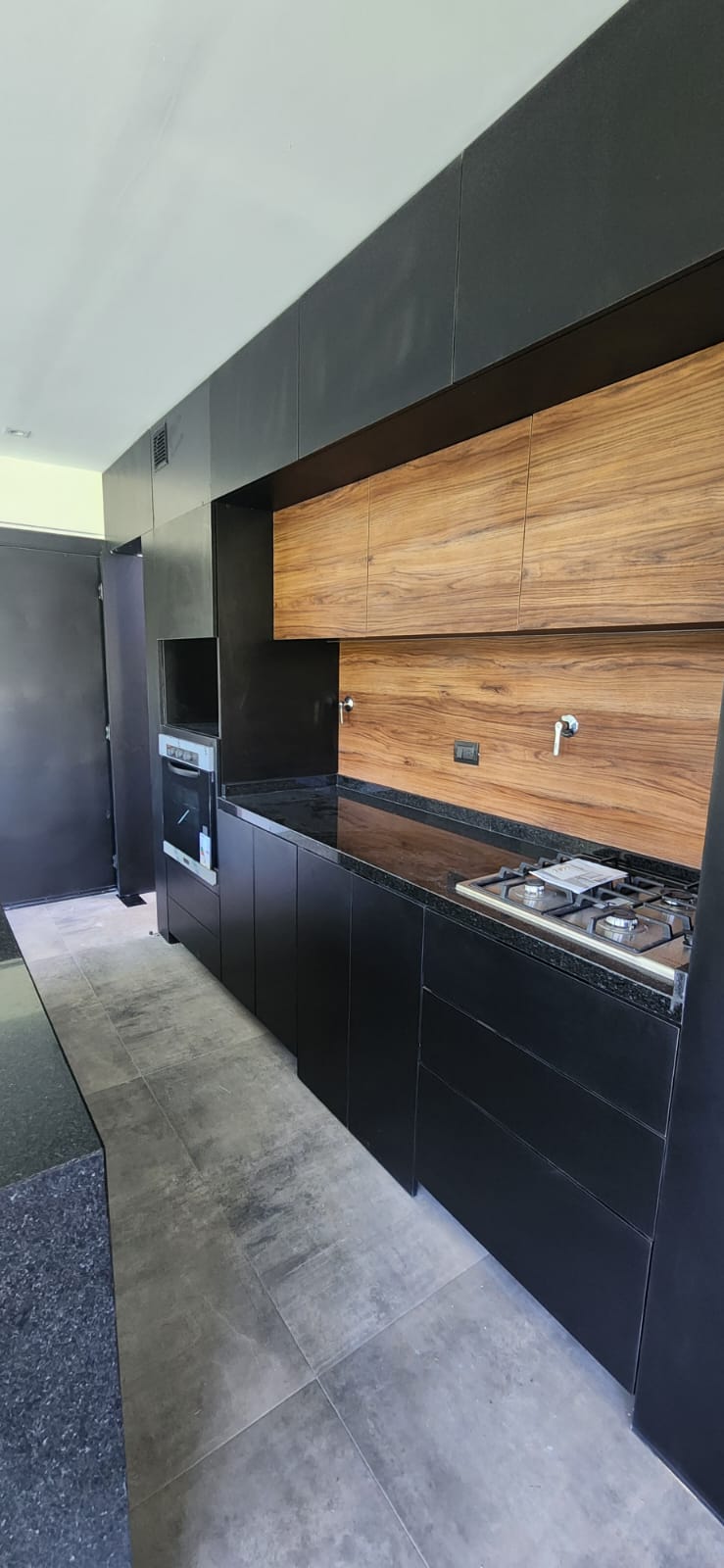 Casa de diseño en barrio La Carolina -  Vista  Seguridad  Diseño Pileta