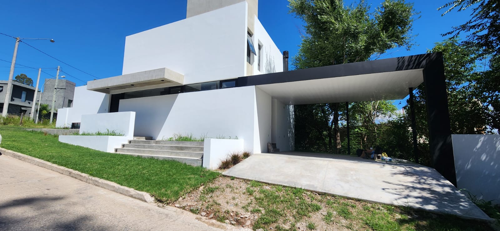 Casa de diseño en barrio La Carolina -  Vista  Seguridad  Diseño Pileta