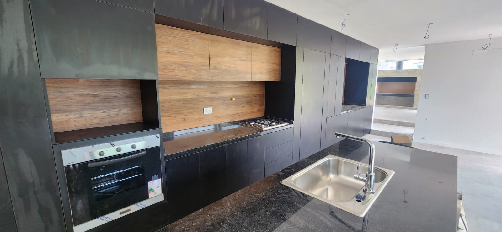 Casa de diseño en barrio La Carolina -  Vista  Seguridad  Diseño Pileta