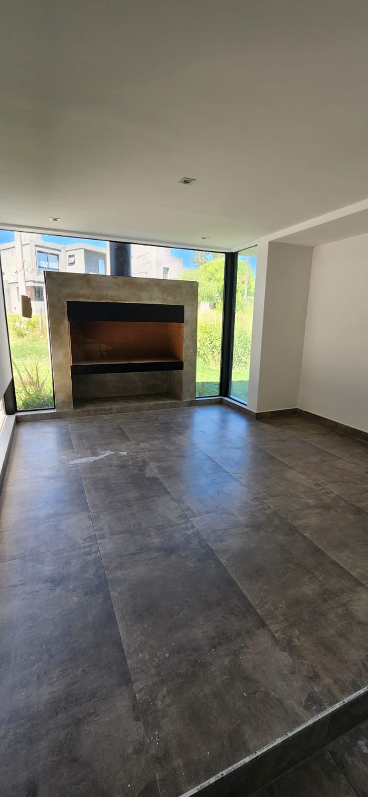 Casa de diseño en barrio La Carolina -  Vista  Seguridad  Diseño Pileta