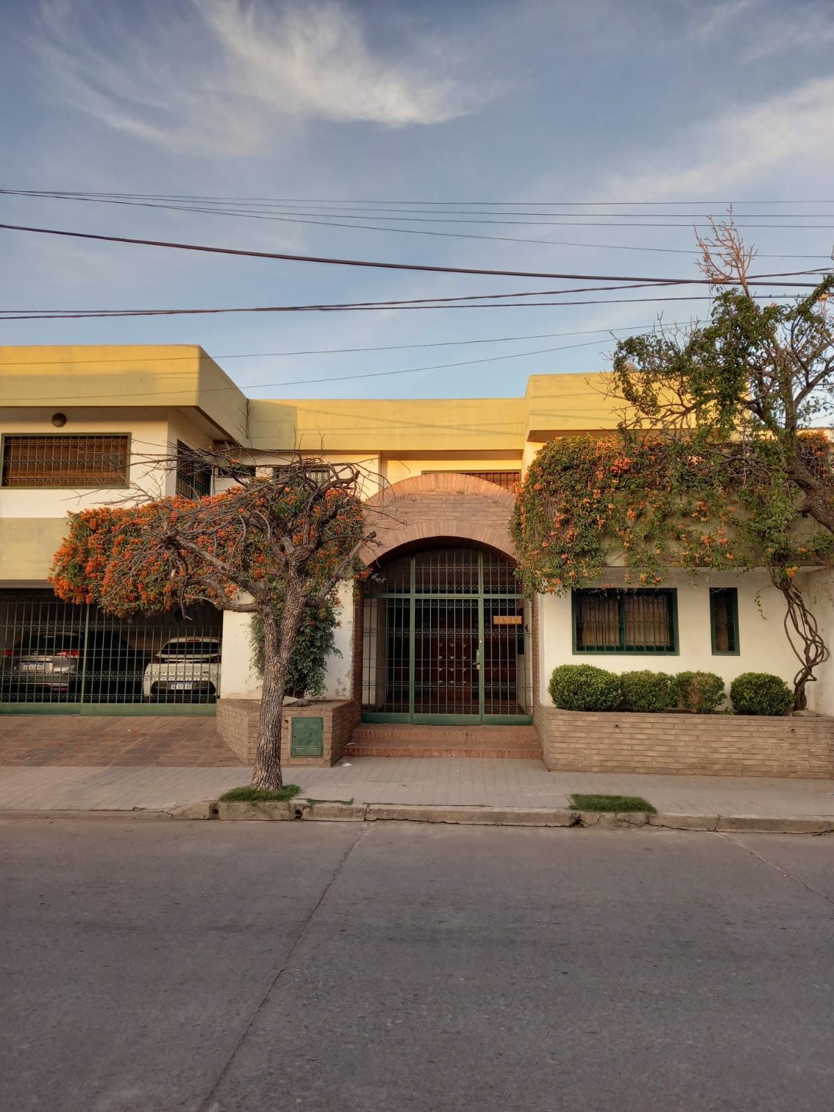 CASA CON PILETA - ALTAMIRA