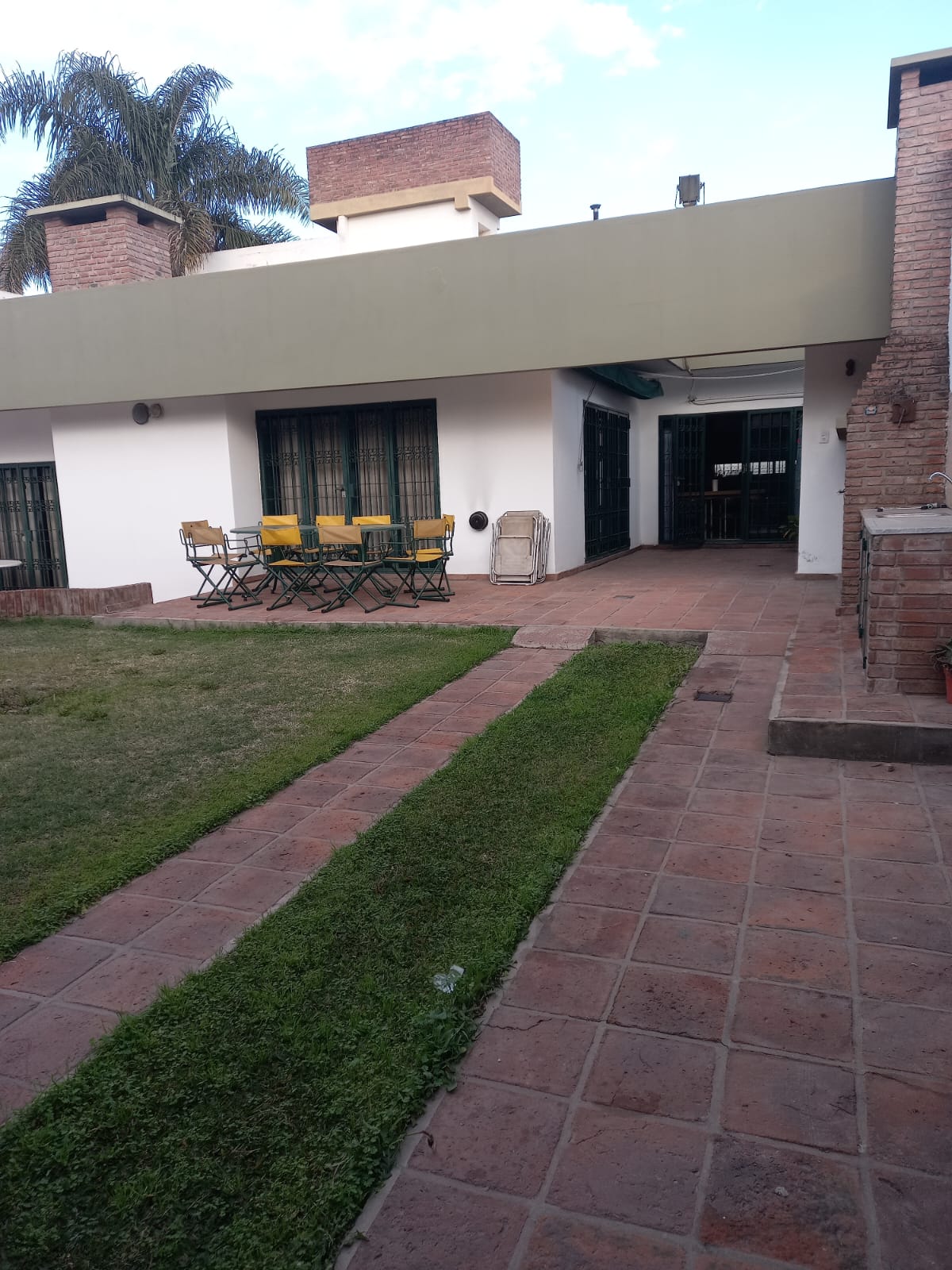 CASA CON PILETA - ALTAMIRA