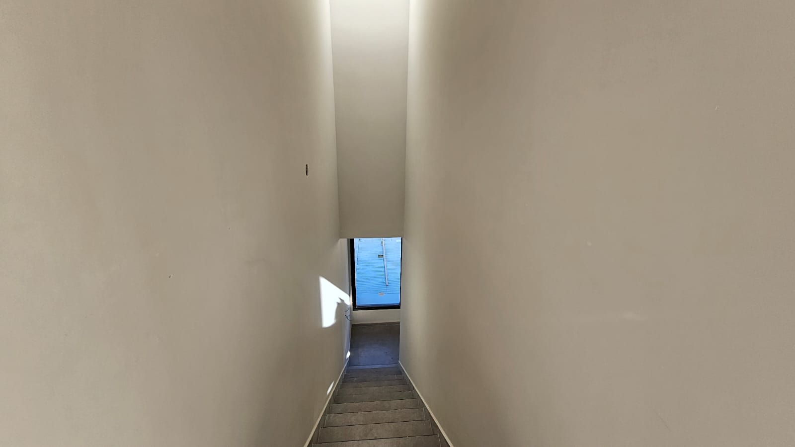 VENDO CASA DE 3 DORMITORIOS ( SUITE EN PB) A ESTRENAR EN MIRADORES 1 ( MANANTIALES 1)