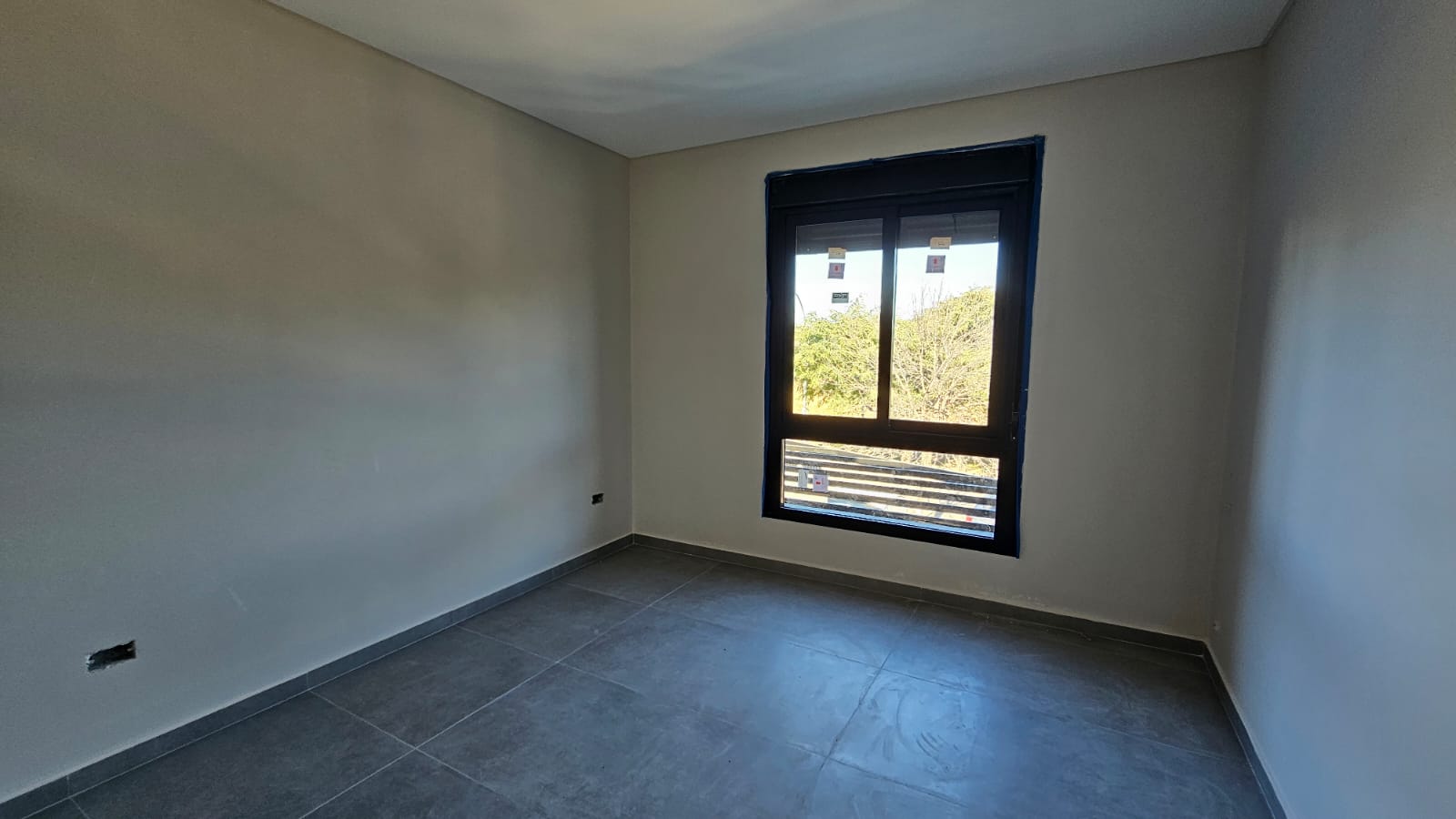 VENDO CASA DE 3 DORMITORIOS ( SUITE EN PB) A ESTRENAR EN MIRADORES 1 ( MANANTIALES 1)