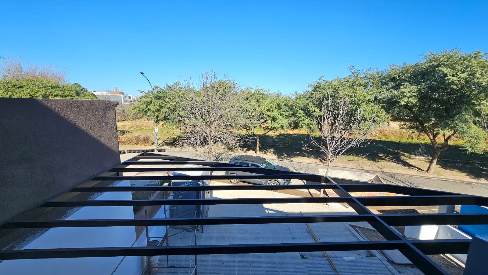 VENDO CASA DE 3 DORMITORIOS ( SUITE EN PB) A ESTRENAR EN MIRADORES 1 ( MANANTIALES 1)