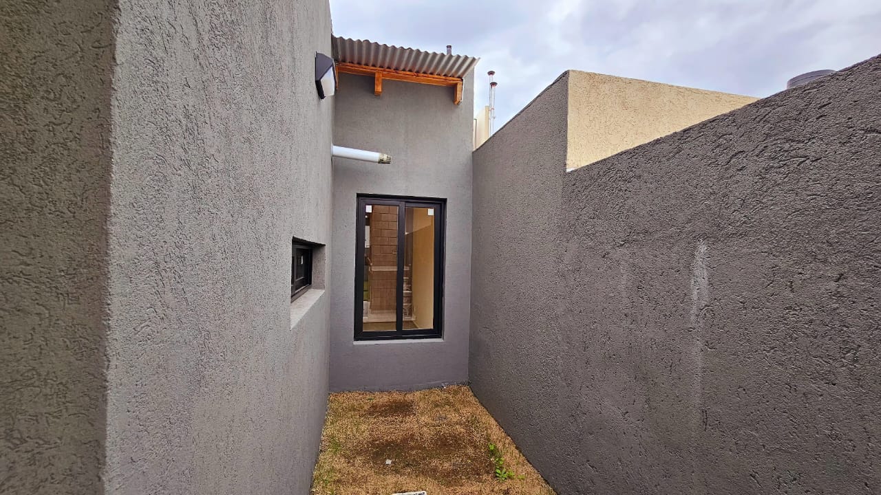 MODERNO DÚPLEX EN PLANTA BAJA EN DOCTA  ¡LISTO PARA MUDARTE!