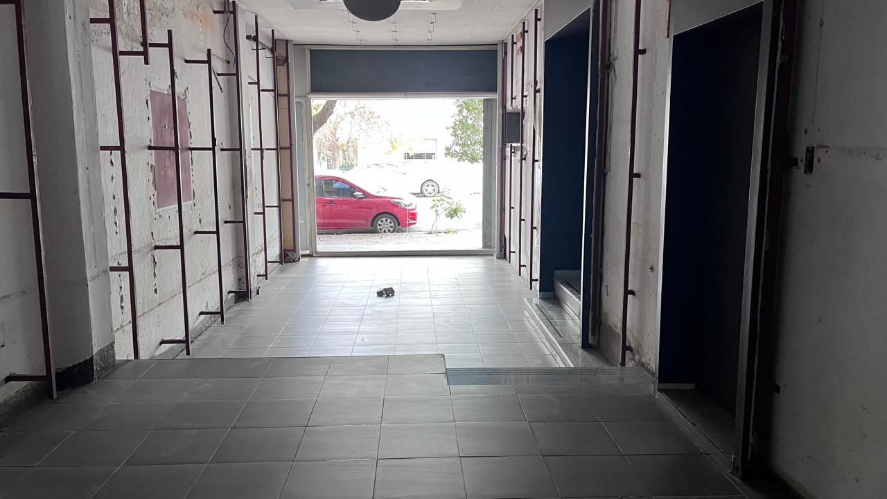 LOCAL con OFICINAS y DEPÓSITO, muy FÁCIL ACCESO - General PAz - Pueyrredón