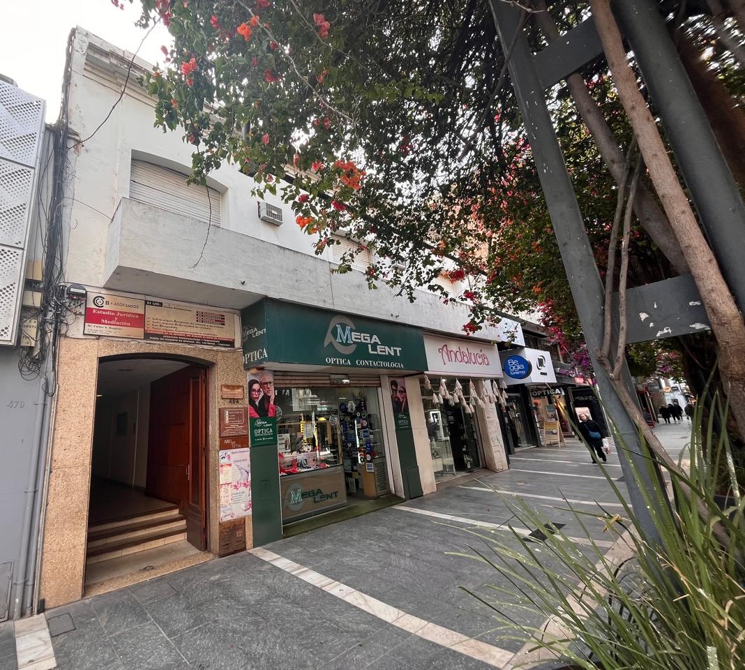 ALQUILER Oficina dos privados Centro