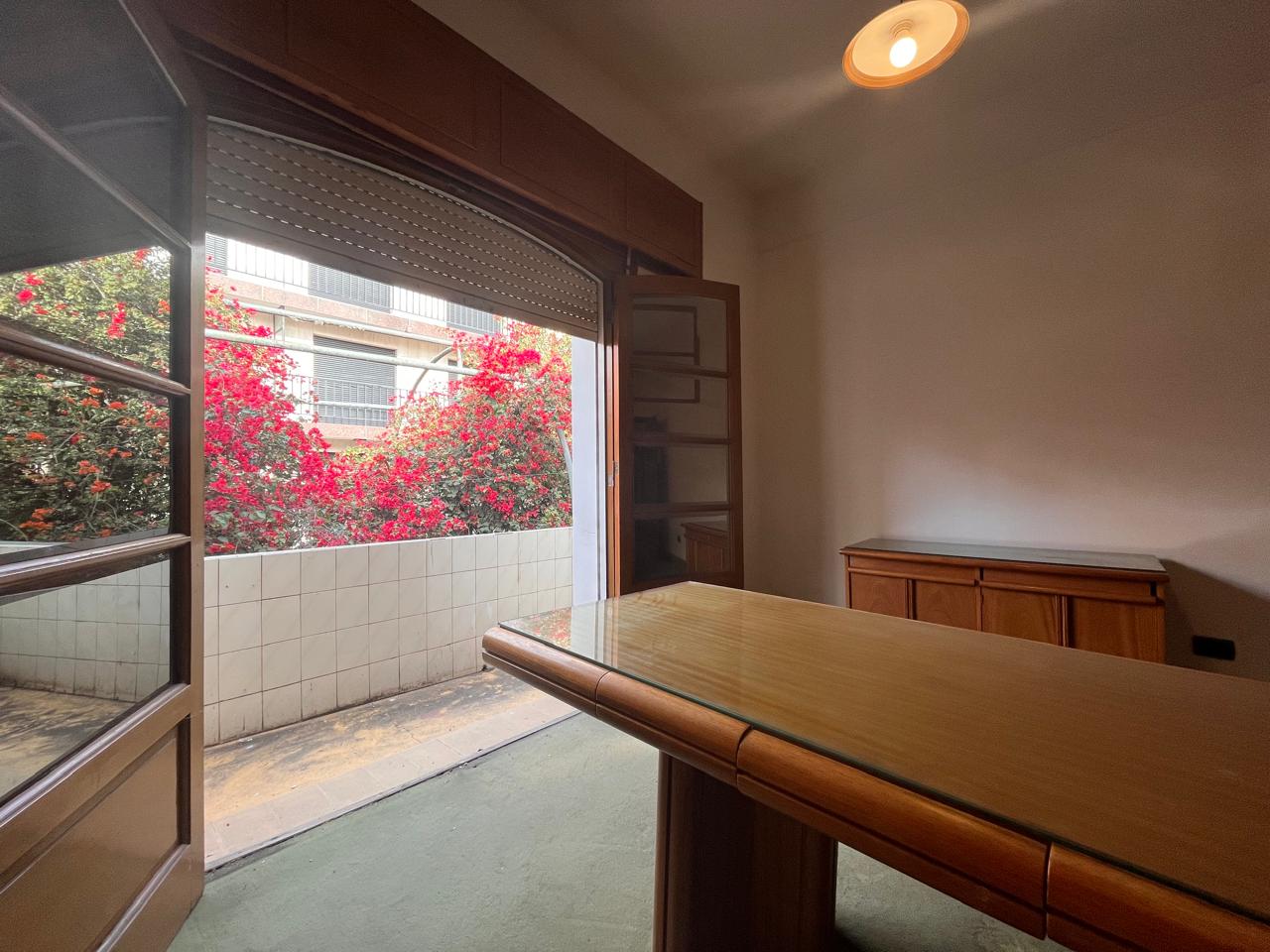 ALQUILER Oficina dos privados Centro