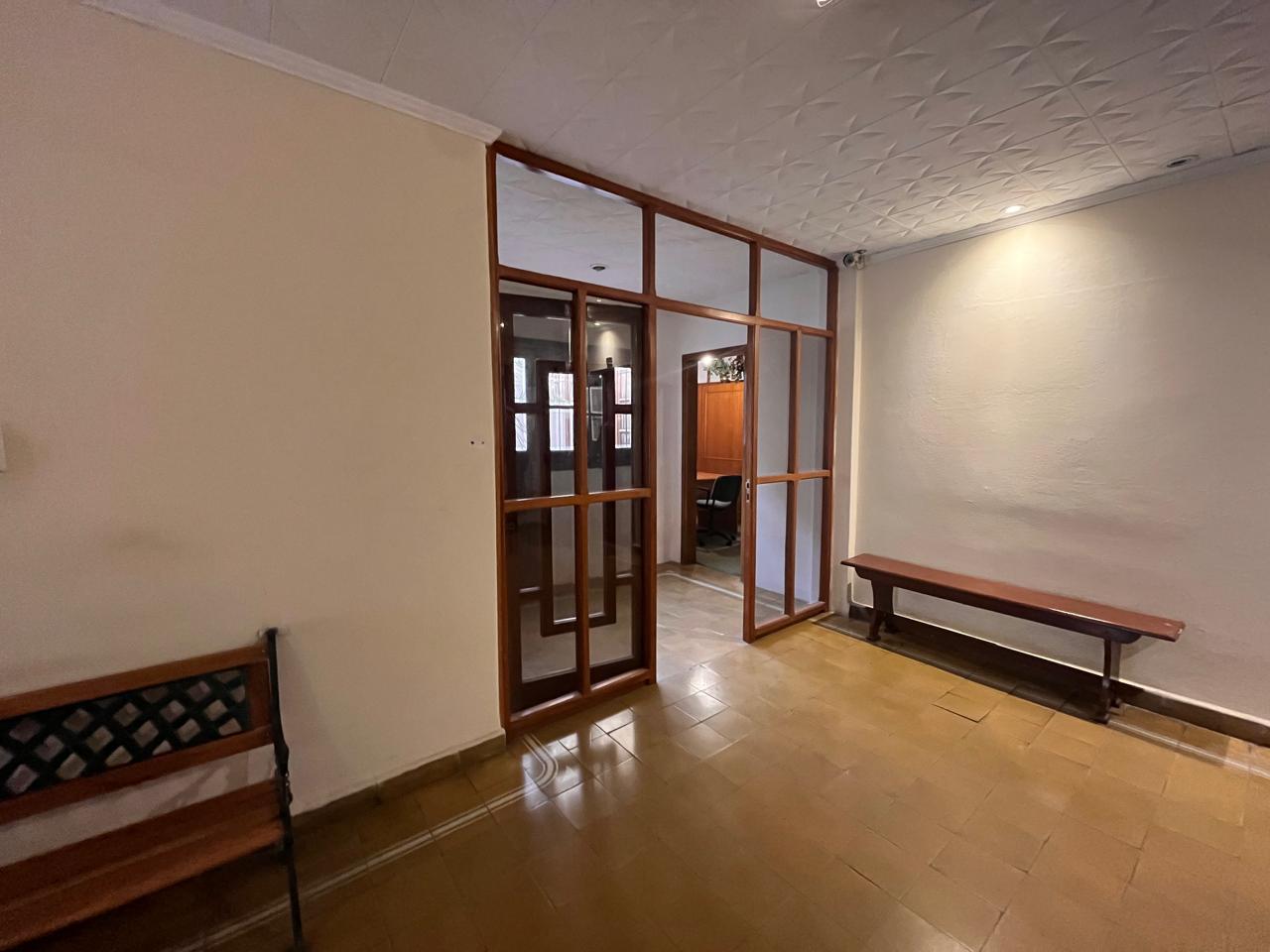 ALQUILER Oficina dos privados Centro