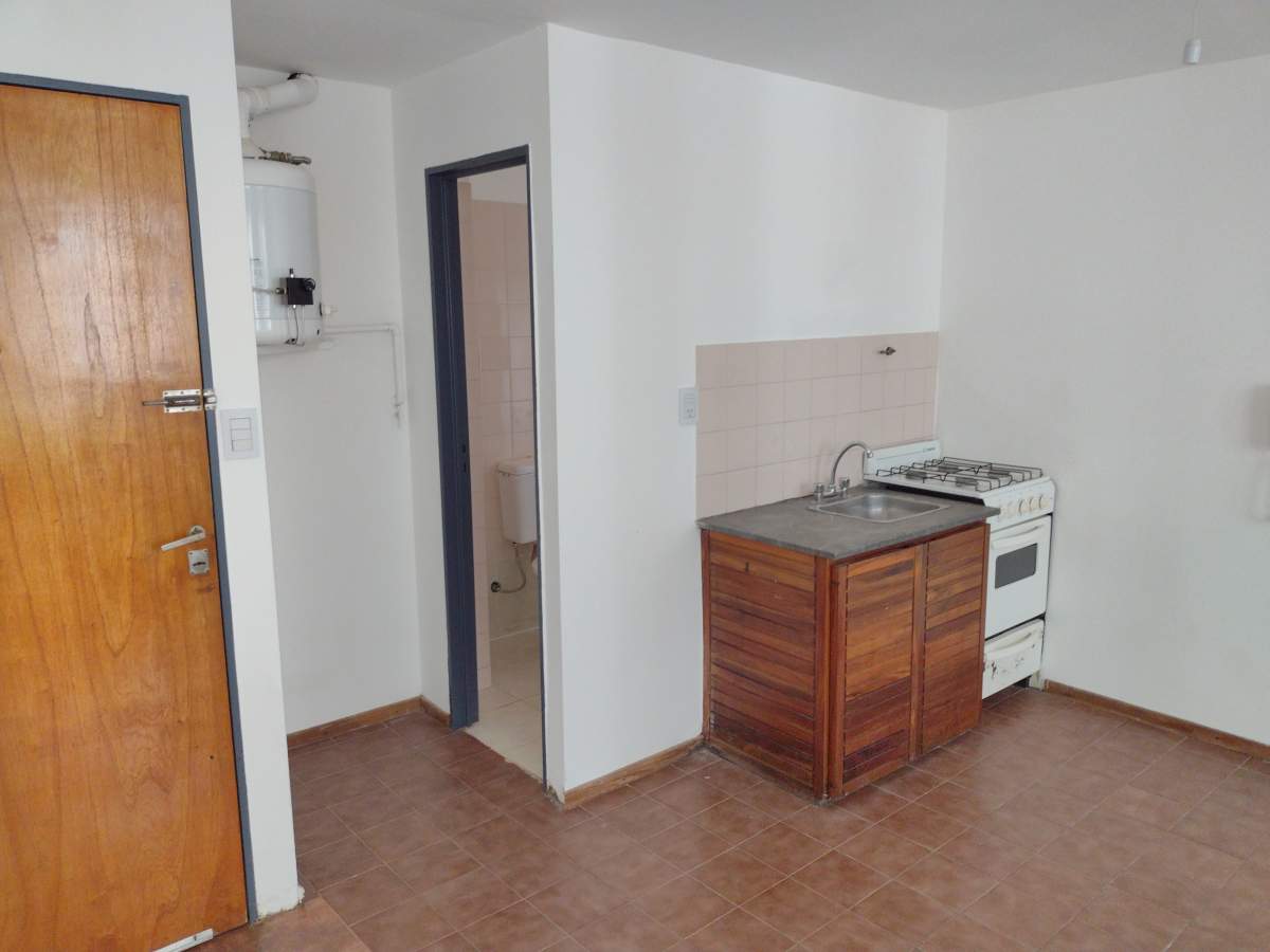Alquiler  Bv. Mitre 289 monoambiente Centro, Frente a EPEC