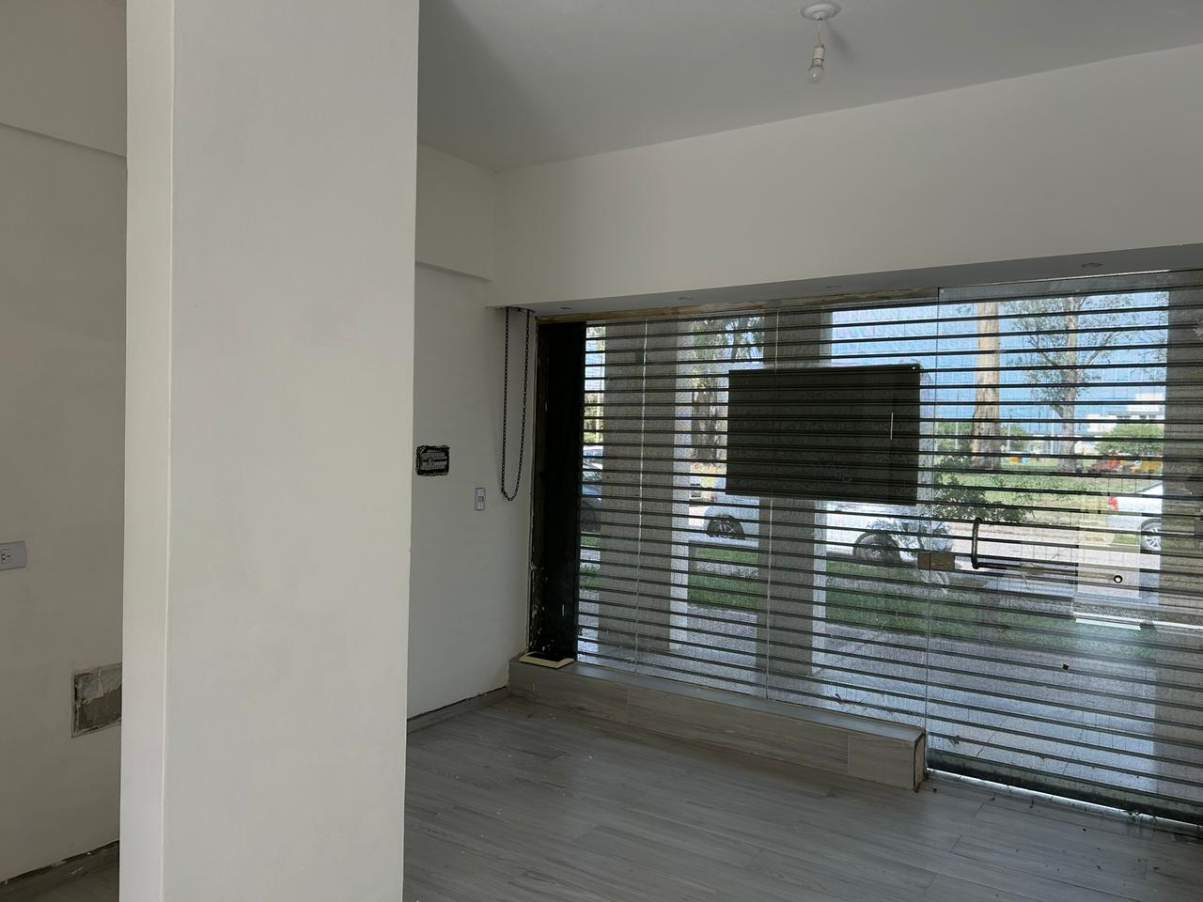 Alquilo Local Comercial- Frente a plaza  B Procrear Liceo