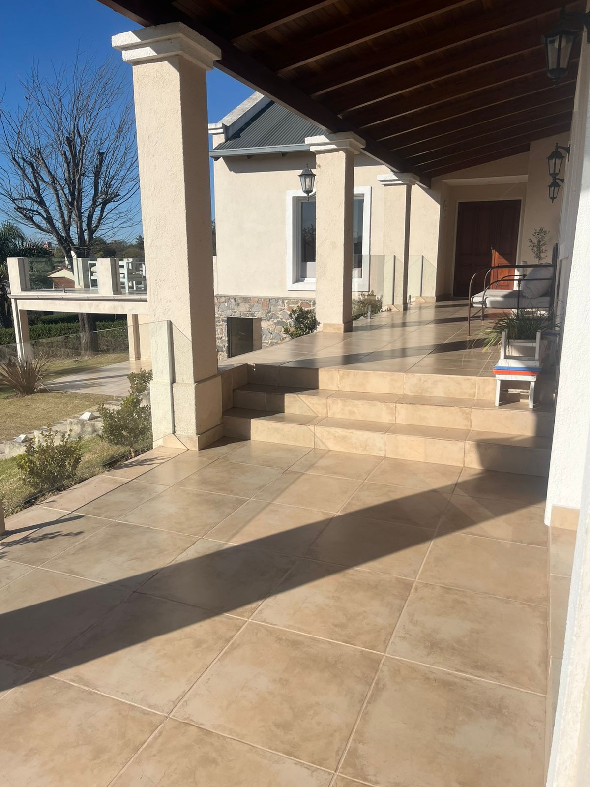 Casa Cuatro Hojas Mendiolaza 3 dormitorios amplio terreno pileta vistas