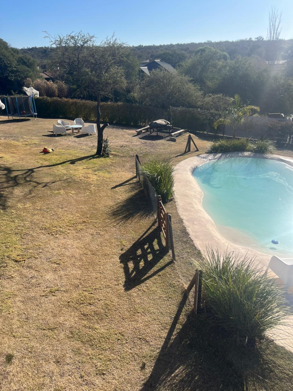 Casa Cuatro Hojas Mendiolaza 3 dormitorios amplio terreno pileta vistas