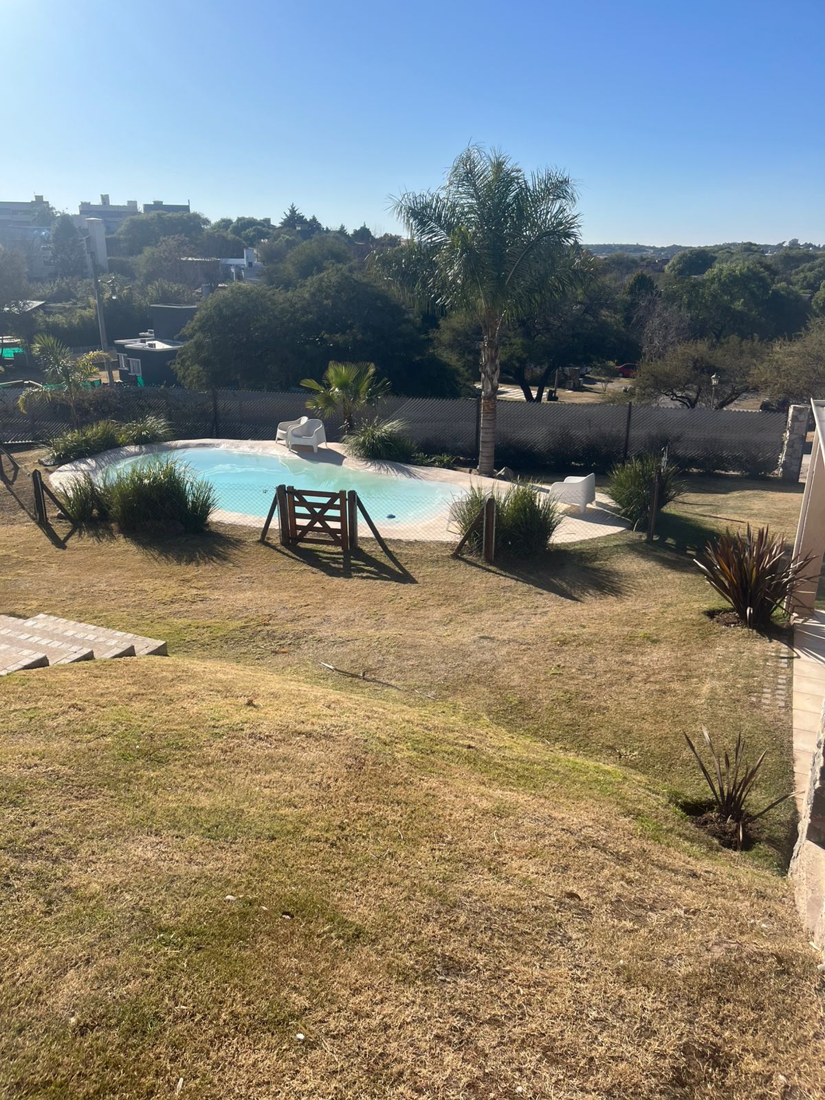 Casa Cuatro Hojas Mendiolaza 3 dormitorios amplio terreno pileta vistas
