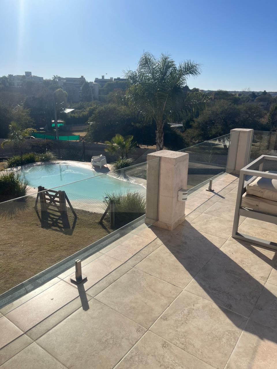 Casa Cuatro Hojas Mendiolaza 3 dormitorios amplio terreno pileta vistas