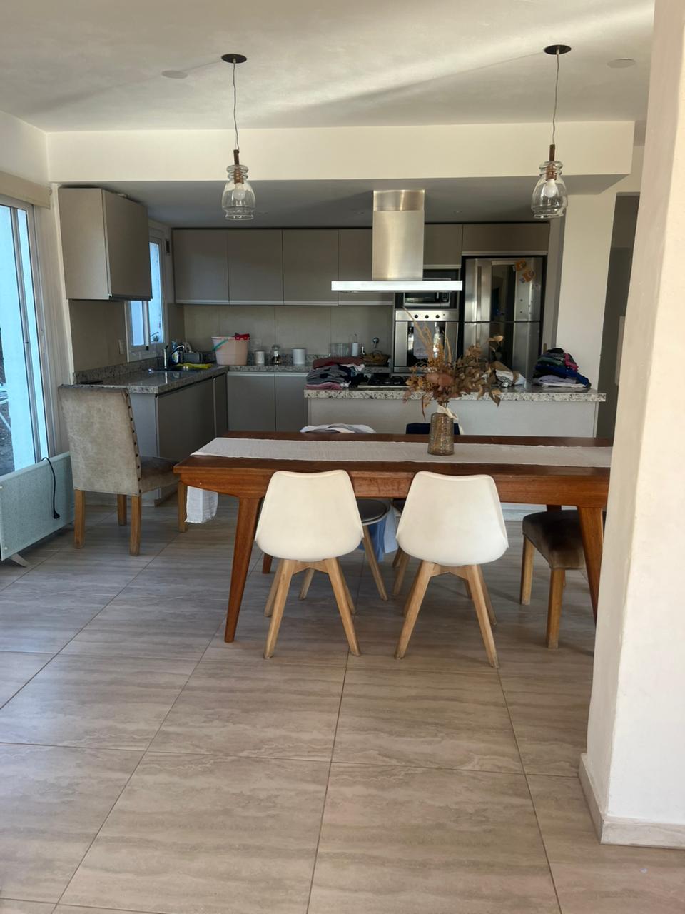 Casa Cuatro Hojas Mendiolaza 3 dormitorios amplio terreno pileta vistas