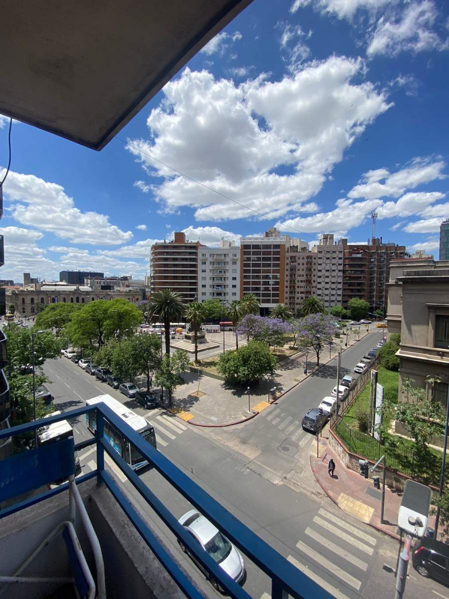 Departamento en venta 1 dorm. con balcón externo zona Patio Olmos