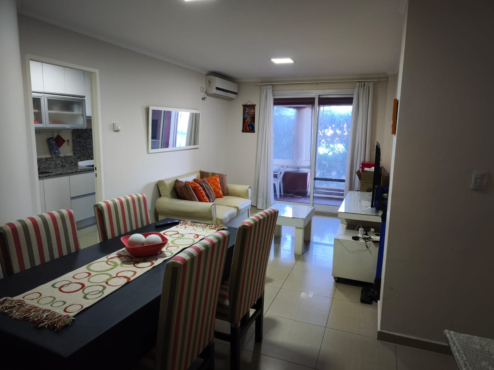 Dpto. Amoblado. 2 dorm. 2 baños. Seguridad 24 hs. B Cerrado Bardas