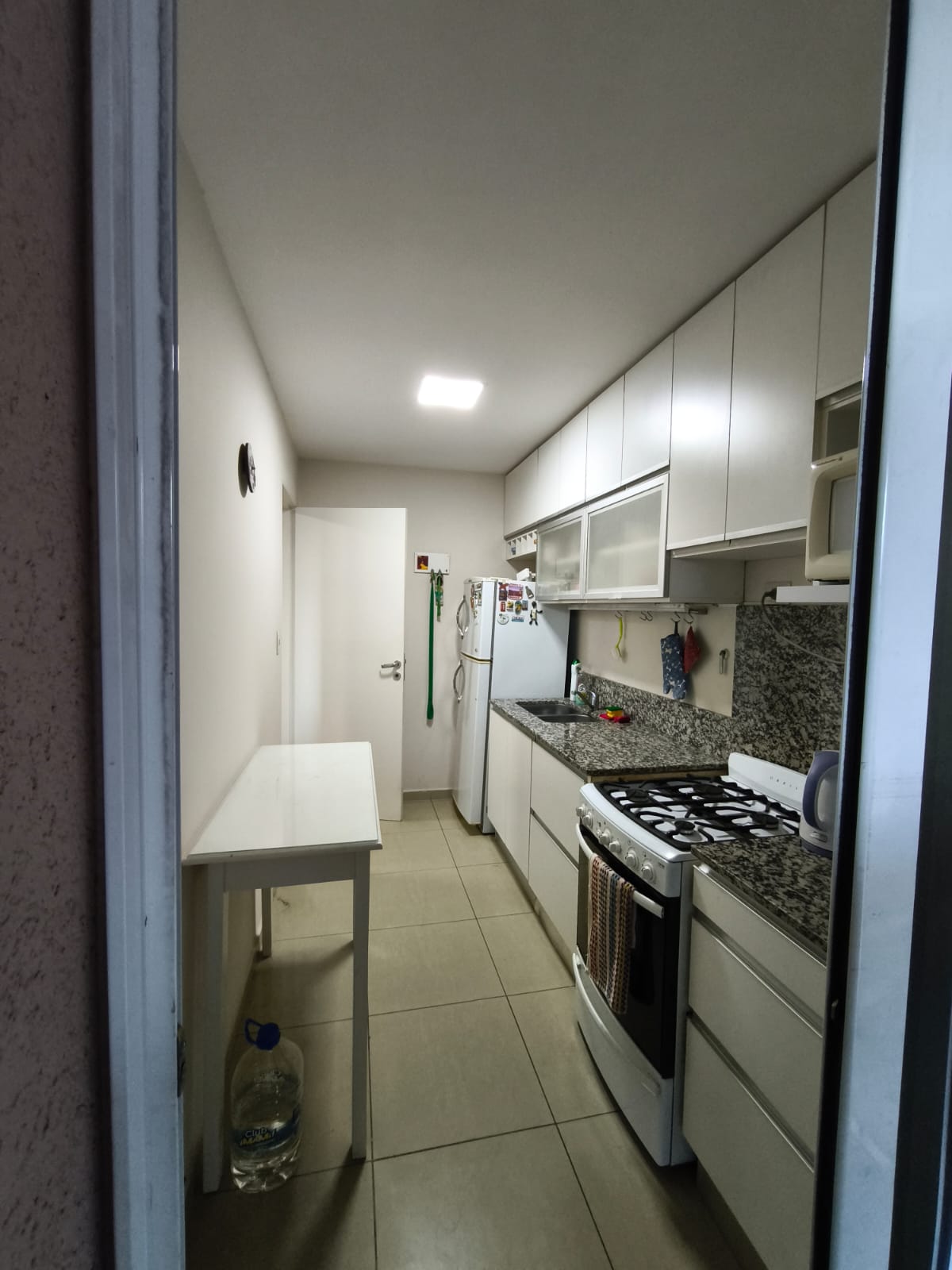 Dpto. Amoblado. 2 dorm. 2 baños. Seguridad 24 hs. B Cerrado Bardas