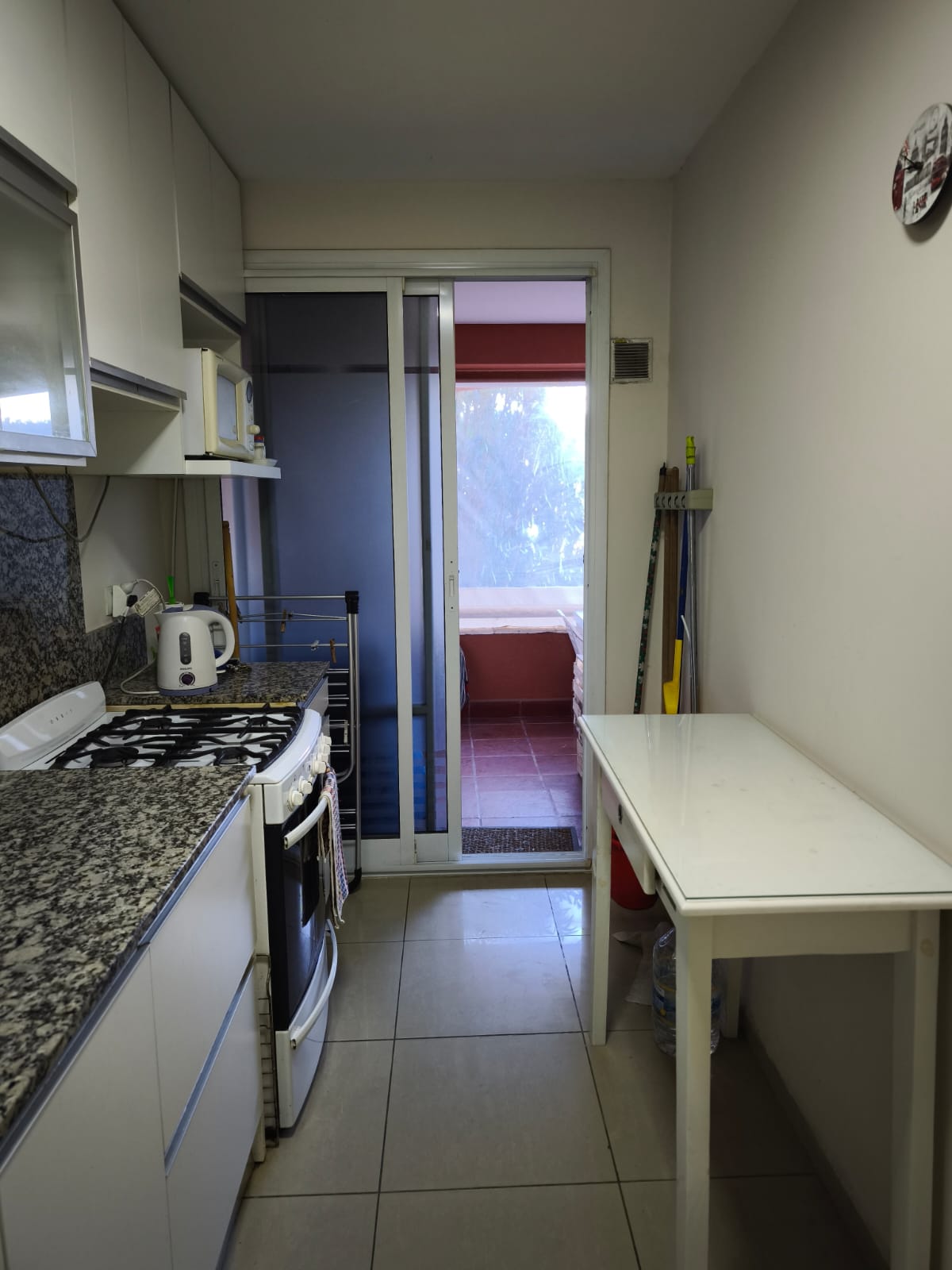 Dpto. Amoblado. 2 dorm. 2 baños. Seguridad 24 hs. B Cerrado Bardas