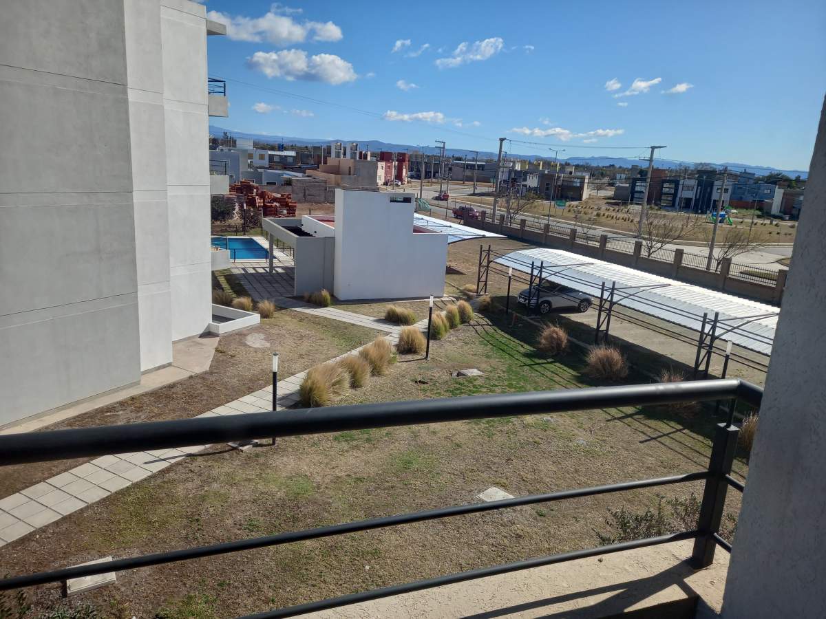 Alquiler Departamento 2 dorm Valle Cercano Housing Cochera