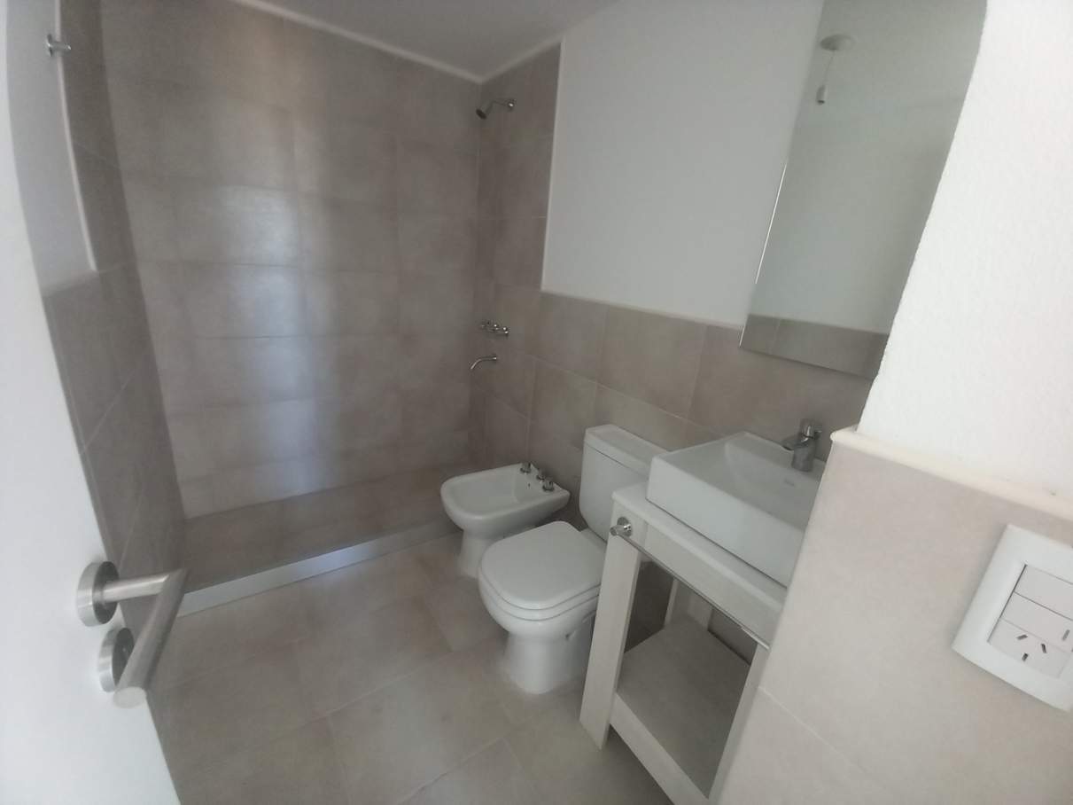 Alquiler Departamento 2 dorm Valle Cercano Housing Cochera