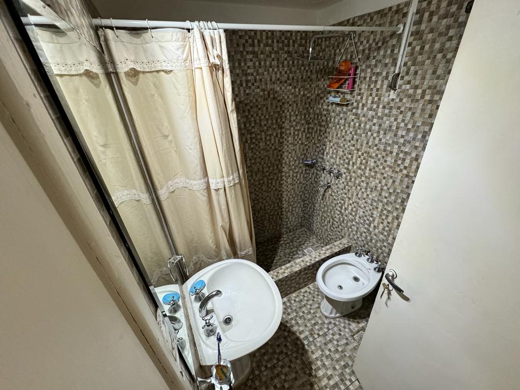 Venta. Casa  Dpto, 3 dorm, B Jorge Newbery, Reciclada