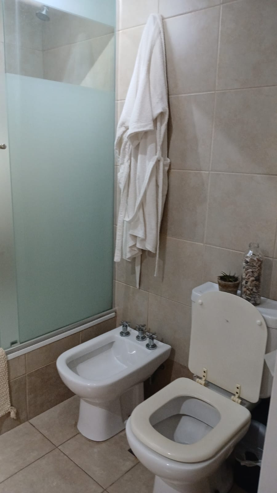 CASONAS DE MANANTIALES DOS DORM DOS BAÑOS EXCELENTE UBICACION