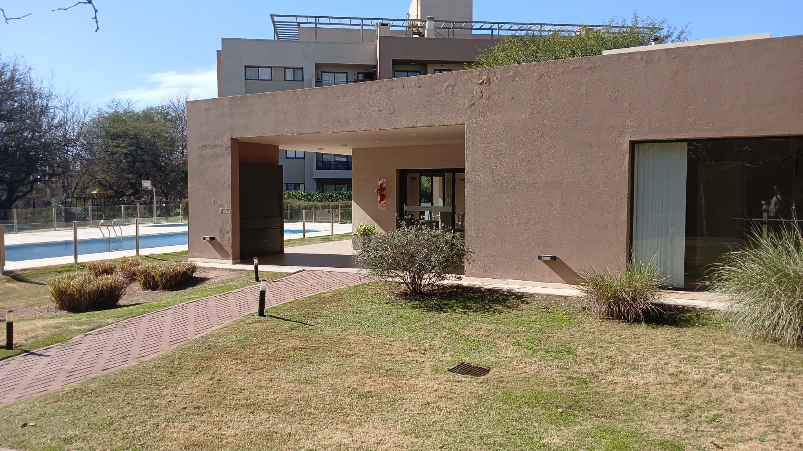 CASONAS DE MANANTIALES DOS DORM DOS BAÑOS EXCELENTE UBICACION