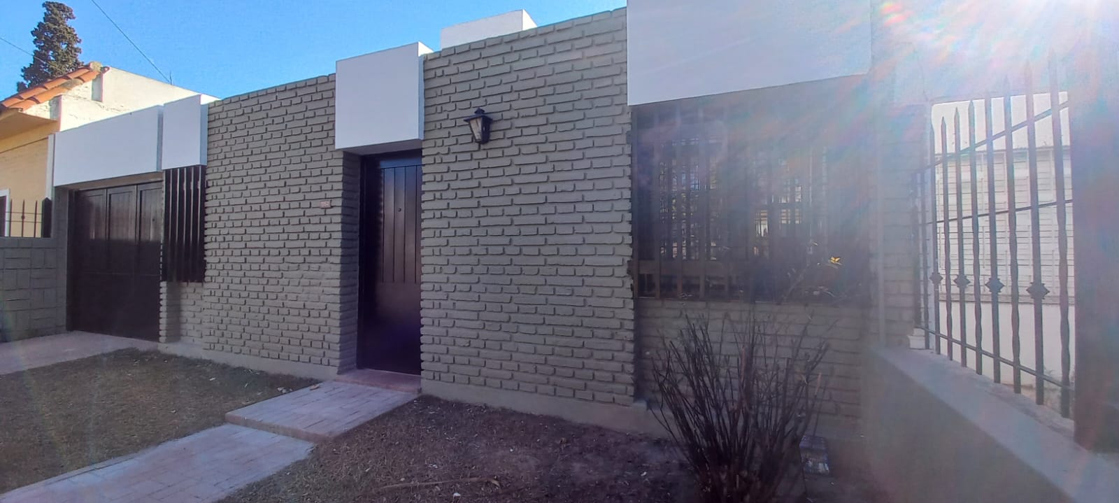 SE VENDE CASA EN B PARQUE VELEZ SARSFIELD