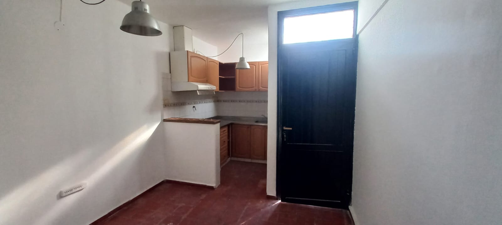 SE VENDE CASA EN B PARQUE VELEZ SARSFIELD