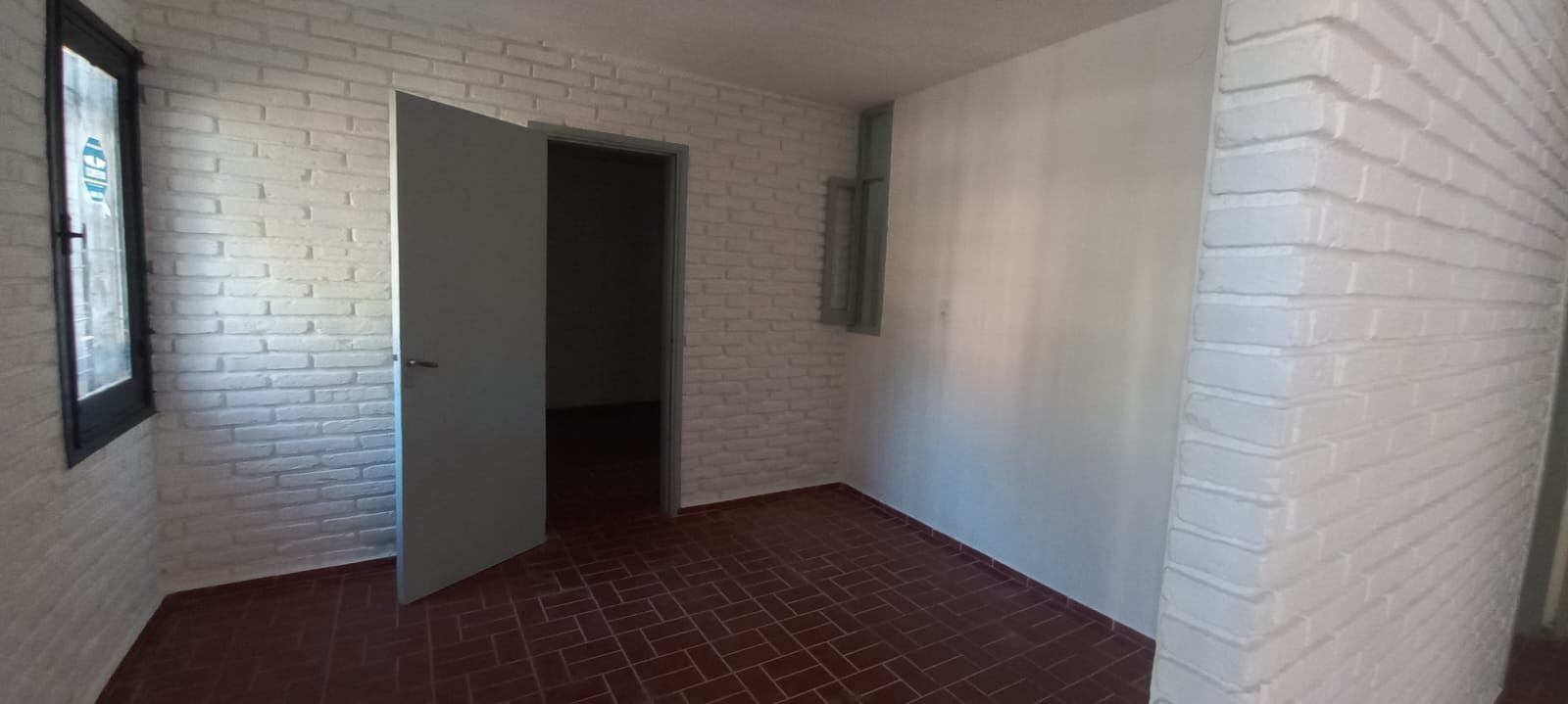 SE VENDE CASA EN B PARQUE VELEZ SARSFIELD