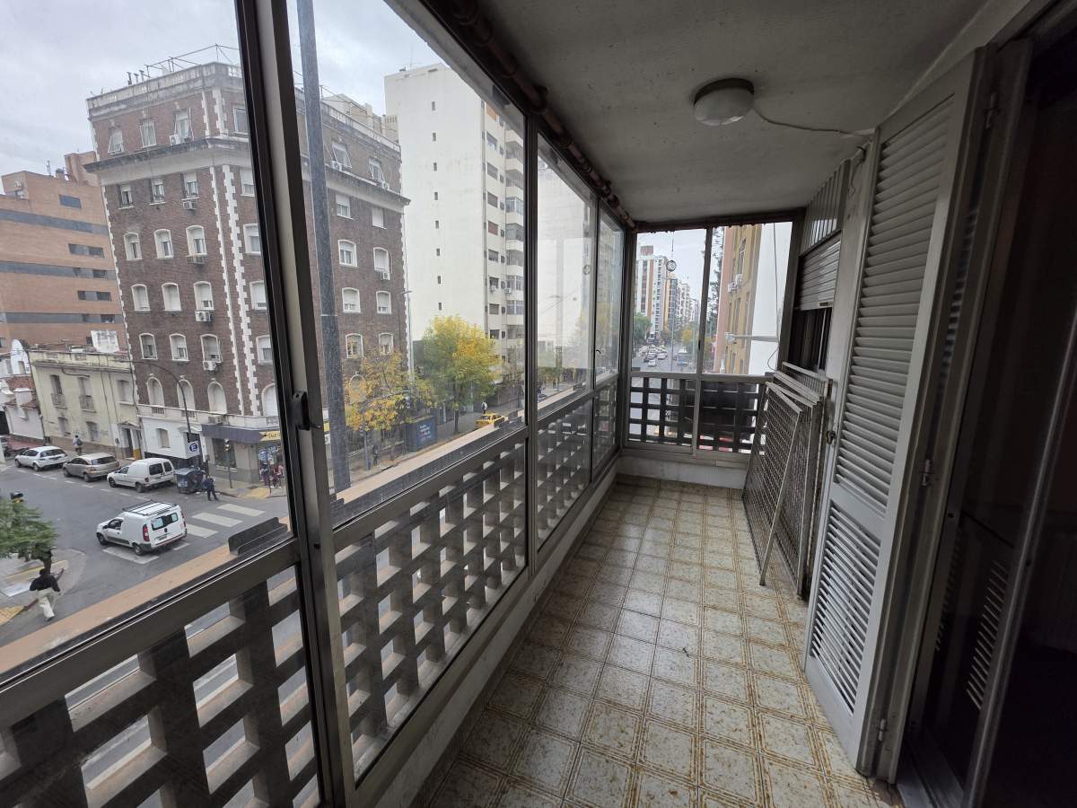 Av Colón Esq. Fragueiro - Alq. Dpto. 2 Dorm. Ext. Cbalcón - Córdoba