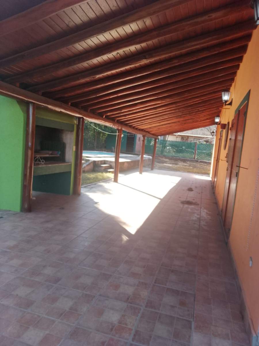 CHEMES INVERSIONES VENDE CADA CON PILETA EN VILLA GIARDINO