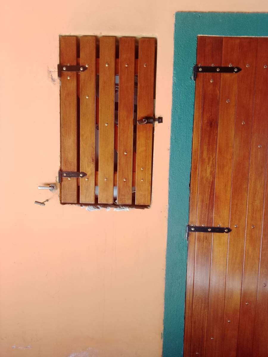 CHEMES INVERSIONES VENDE CADA CON PILETA EN VILLA GIARDINO